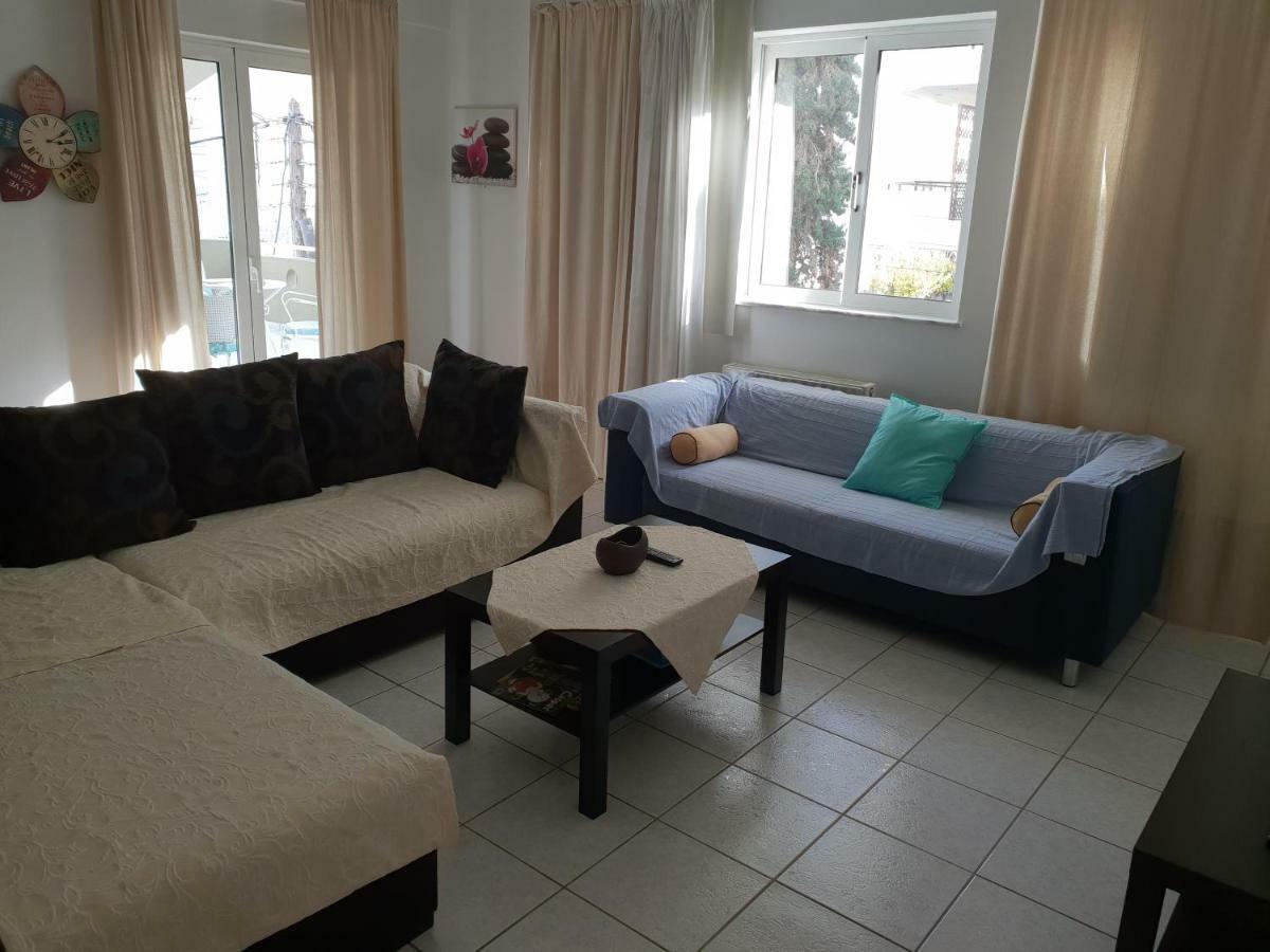 Spacious With Large Balcony Apartment Iraklio